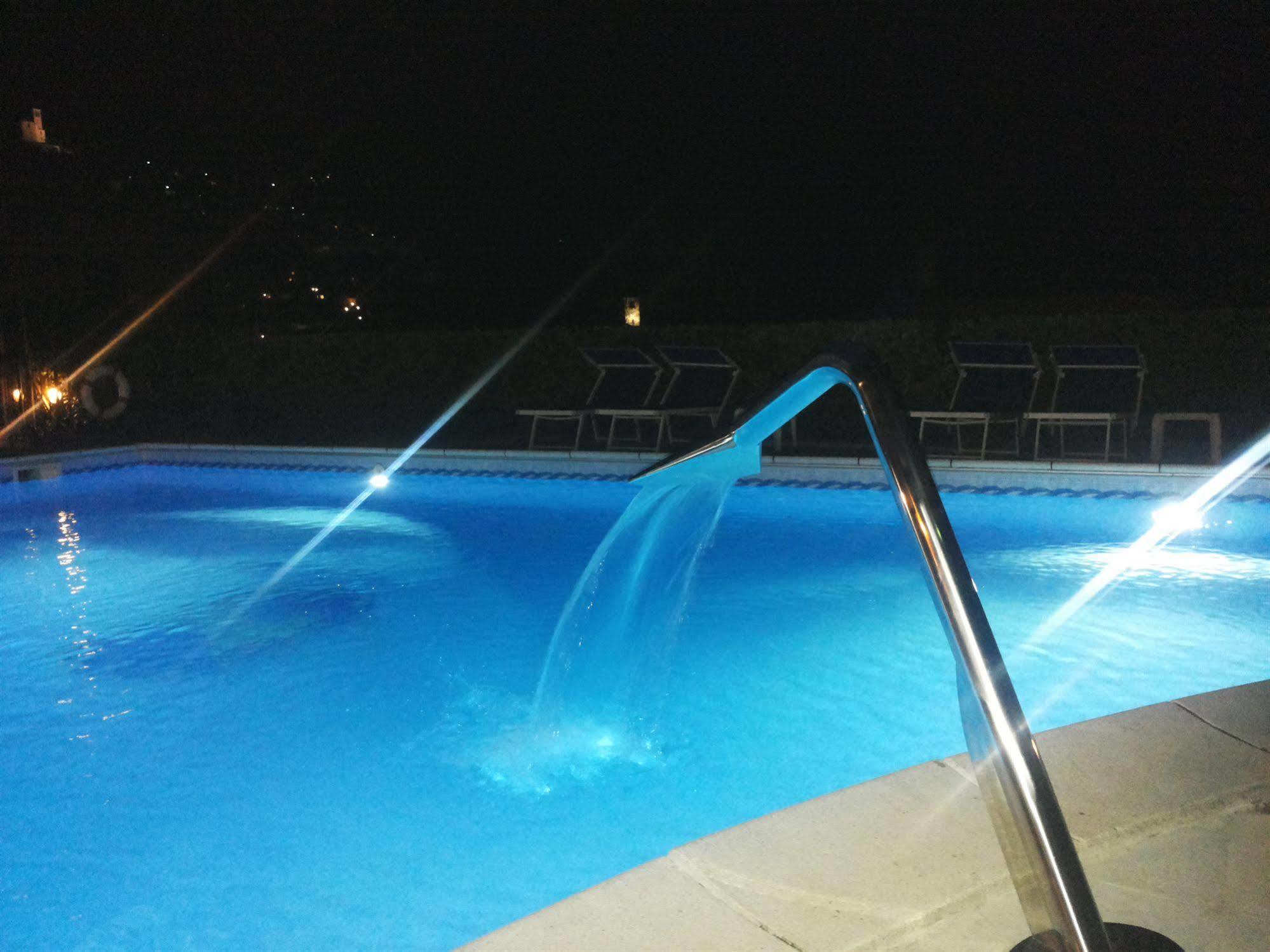 Hotel La Villa Gravedona Buitenkant foto
